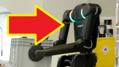 Un robot umanoid fără cap ȘOCHEAZĂ oamenii de știință